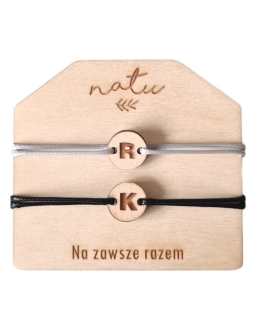 Sznurkowe Bransoletki dla par Literka Inicjał w kółku drewniane zawieszki