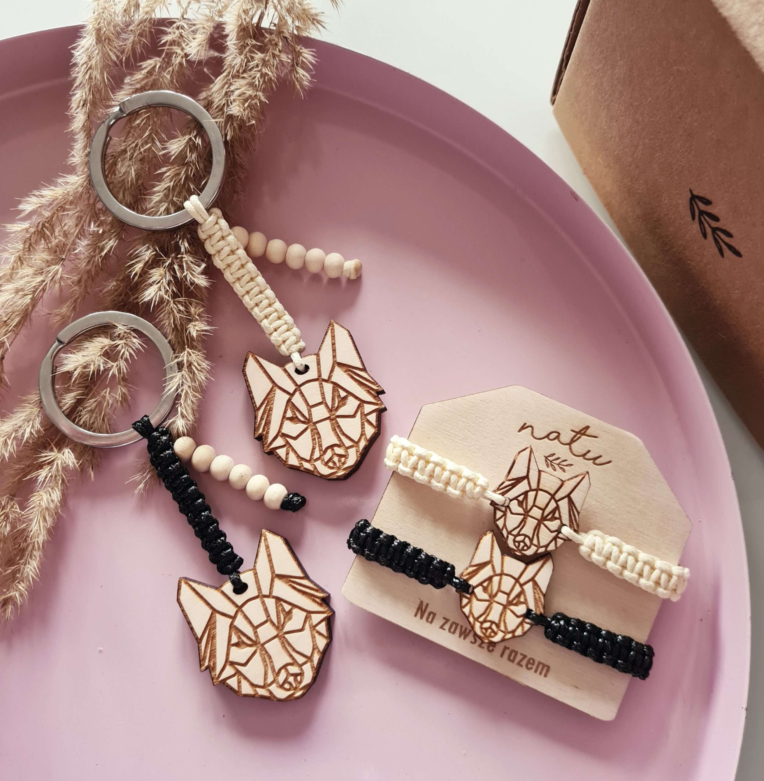 ZESTAW dwie bransoletki i dwa breloki WILKI